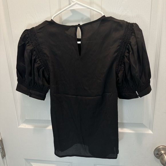 Express Black Puff Sleeve Top - Picture 2 of 8